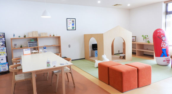 キッズスペースのある店内